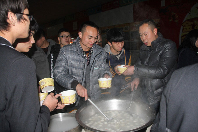 做湯圓,猜燈謎,嗨到停不下來