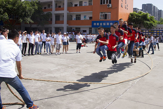 趣味運動會,老師和同學們都玩嗨了!