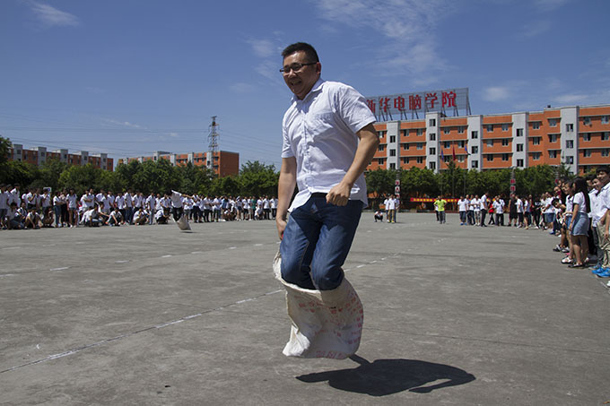趣味運動會,老師和同學們都玩嗨了!