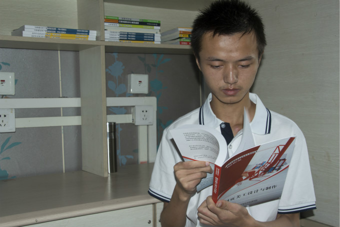 讓兄妹倆學門技術,是父親給他們最好的愛