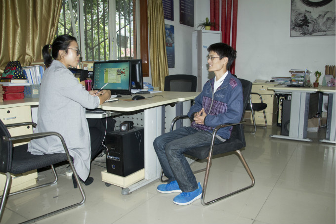 何興：從四川師范大學(xué)退學(xué)，只為了來新華學(xué)習(xí)VR