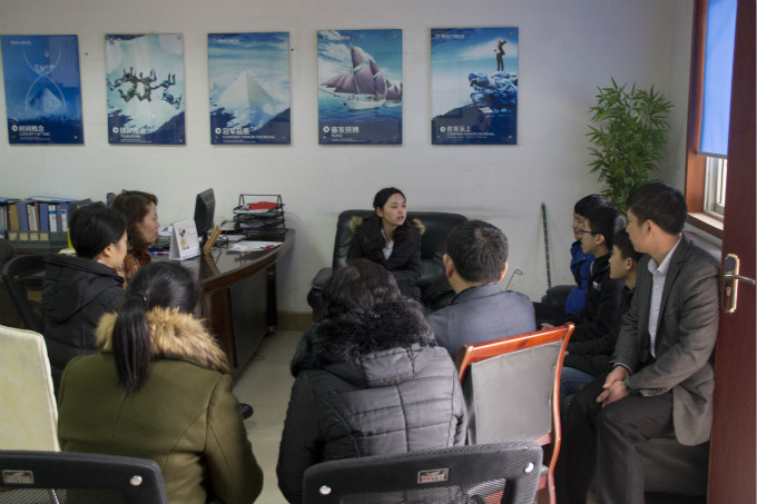 新年新氣象,新生報名場面火爆