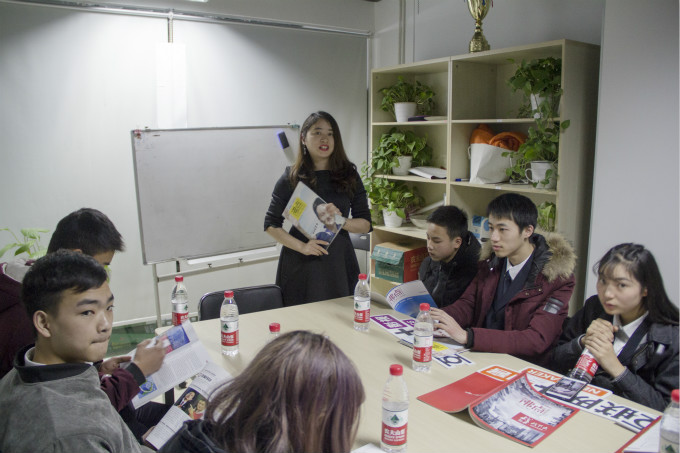 夢想之旅，帶領(lǐng)新生走進百度參觀學習