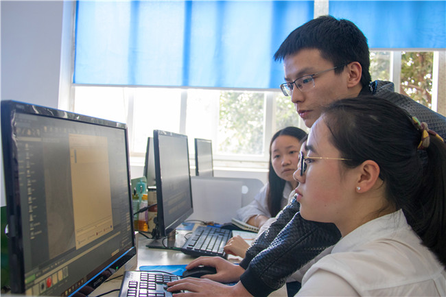 企業(yè)項(xiàng)目實(shí)訓(xùn)，VR技術(shù)大咖空降課堂