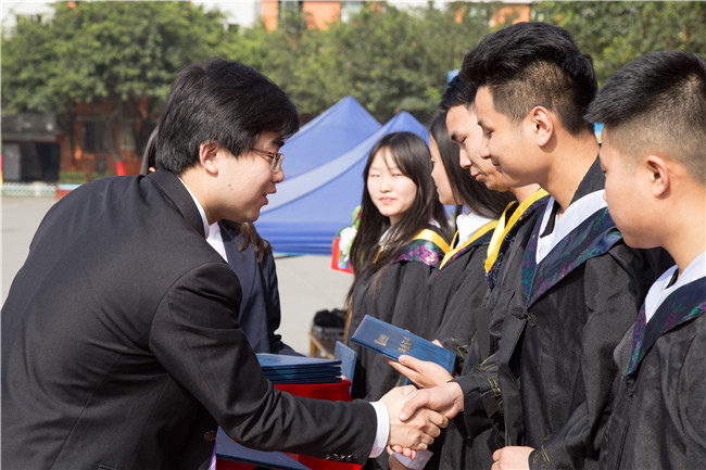 畢業了：感恩母校，放飛夢想！