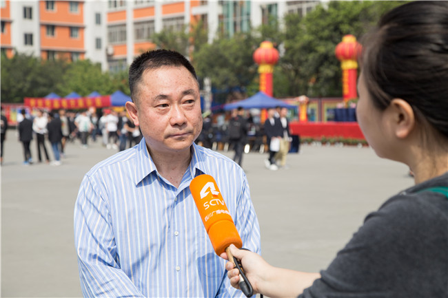 IT人才供需洽談會:100多家企業,“職”為新華