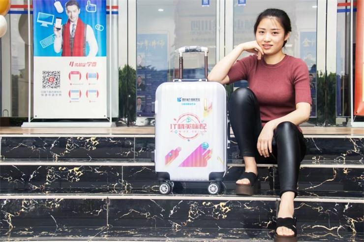 這一次,不管你在哪,我們陪你過端午。