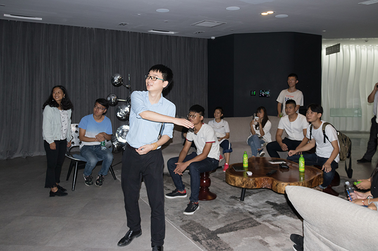 與智能握手,四川新華電腦學院學子企業參觀行