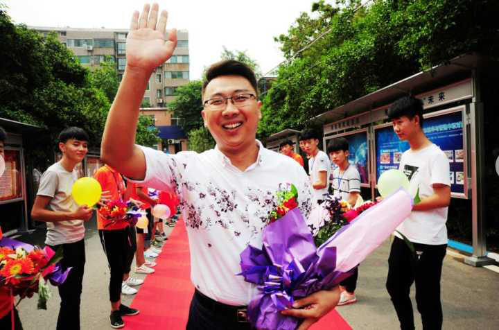 百度Moments營銷盛典揭秘,新華教育集團榮登品牌數字資產榜首