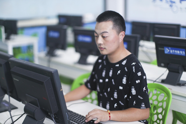 優(yōu)秀學(xué)子|以夢為馬，不負(fù)韶華