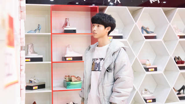 新生故事|秦金鵬:初中輟學(xué)來(lái)新華,圓自己一個(gè)“電商夢(mèng)”