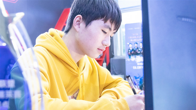 王銀生：表姐推薦我來新華學技術 