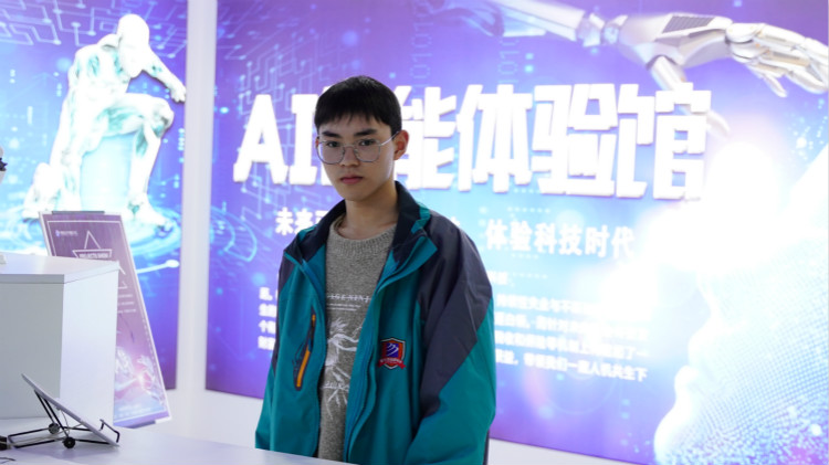 職高轉校來新華，智行天下 技贏未來！