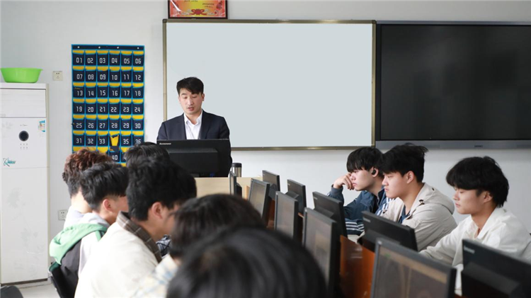 這個動漫火了!揭秘《新華小趣事》創作團隊背后的故事!