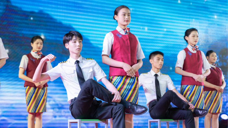 追風少年，新華有夢，讓青春不負好時光！