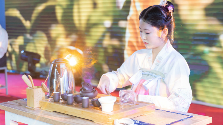 追風少年，新華有夢，讓青春不負好時光！