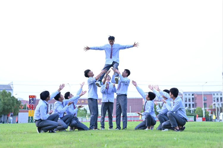 中高考結(jié)束選什么專業(yè)就業(yè)好?讓他們告訴你!