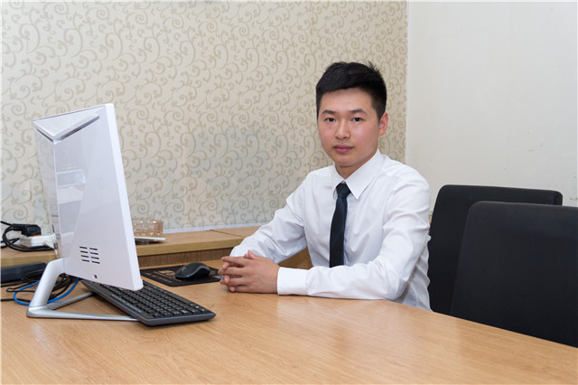 一無所有從新華走出,華麗轉(zhuǎn)身再歸來!