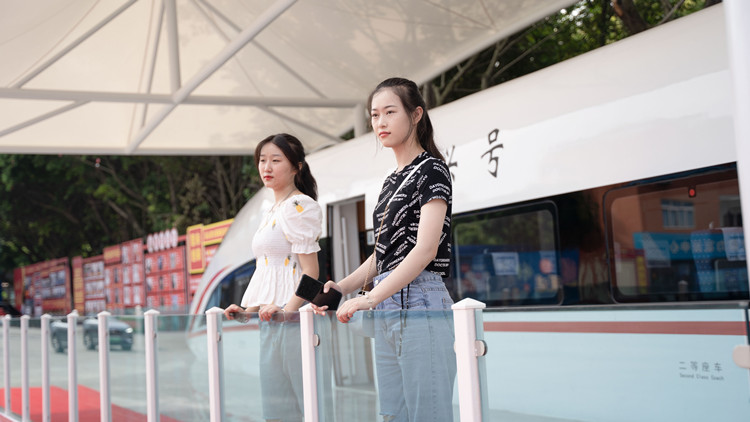 轉校來四川新華,我找到了久違的成就感!