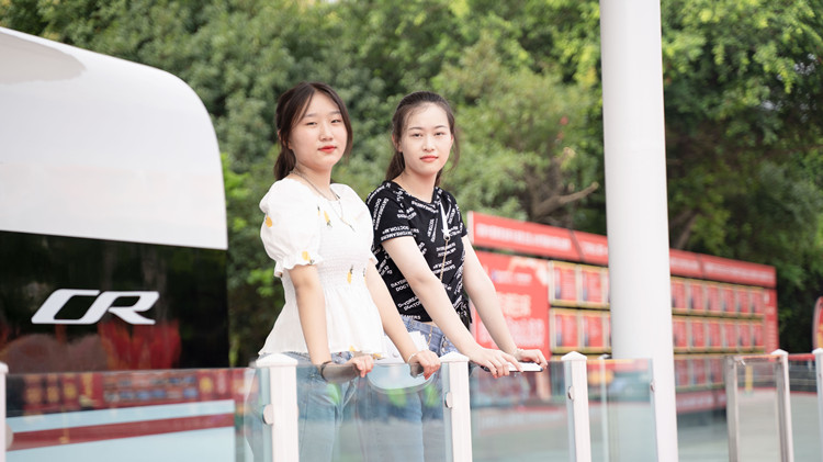 轉校來四川新華,我找到了久違的成就感!