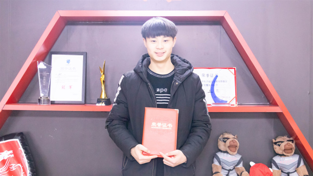 選擇新華，涅槃重生的雙胞胎兄弟！