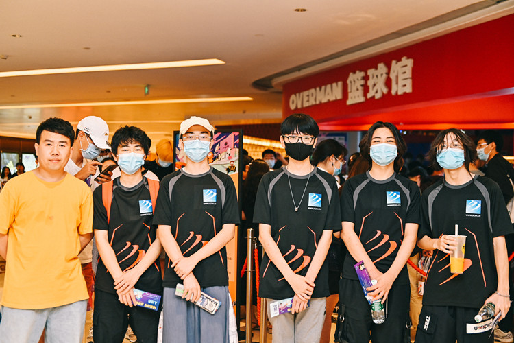 RNG三比二奪冠!電子競技行業崛起