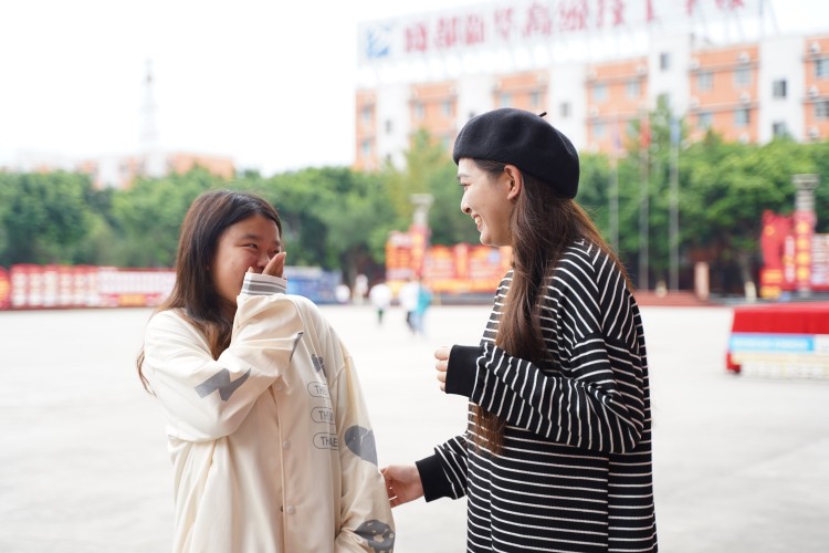 新生故事|再聚新華,共訴情誼