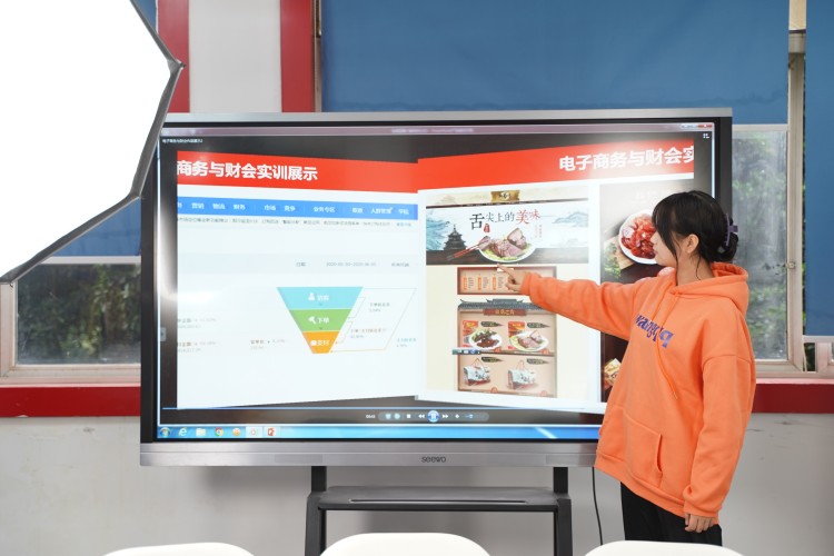 優(yōu)秀學(xué)子|京東實(shí)習(xí)再得佳績(jī)，新華學(xué)習(xí)更創(chuàng)新高