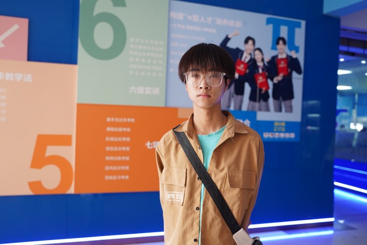 新生學子|再抉擇,跟隨父母重拾夢想!