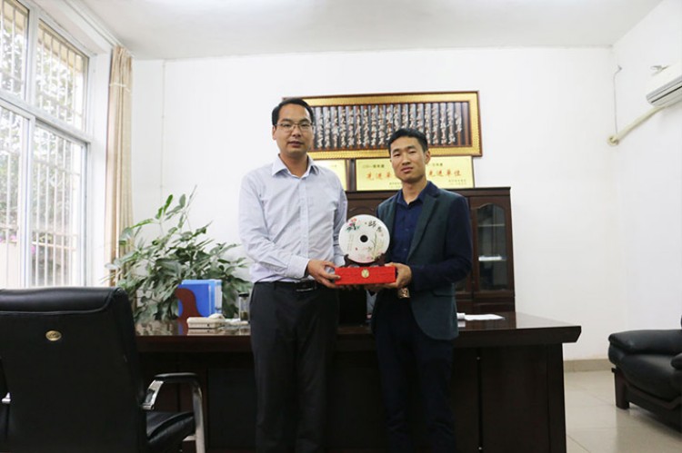 逆襲!從打工仔到總裁的華麗轉身