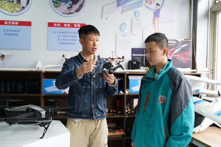 新華新起點,打工人重返校園是一種什么樣的體驗?