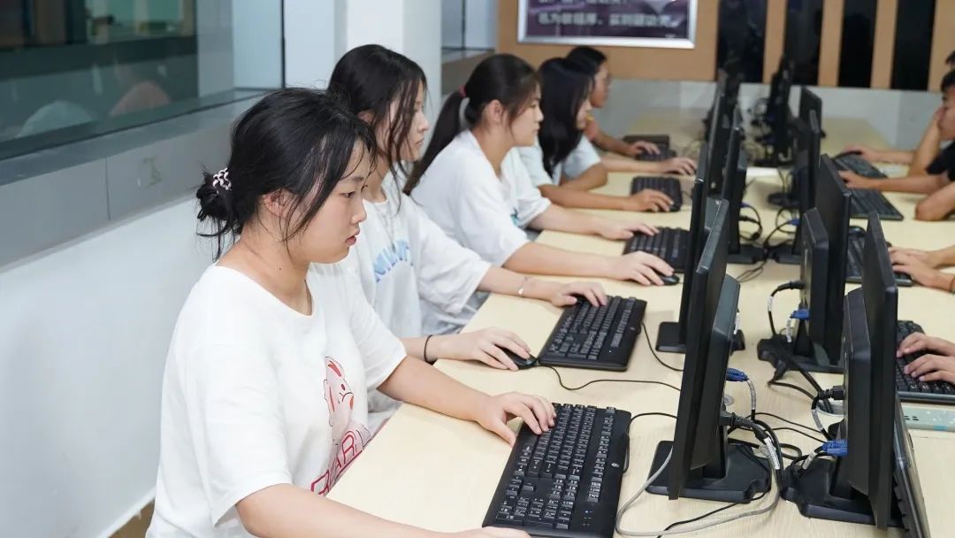 如何高薪就業(yè)？有哪些行業(yè)值得推薦？