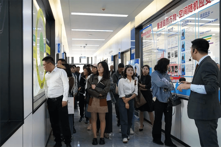 100+崗位來襲,成都新華這場招聘會,厲害