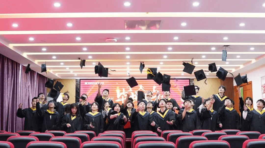 新生故事|心懷夢想，沐光前行