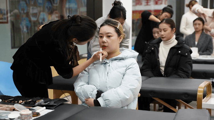 臨近年底，打工返鄉學什么技術年后好就業？