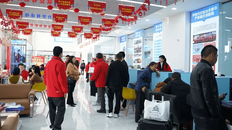 春季擇校為什么要選成都新華?聽聽他們怎么說