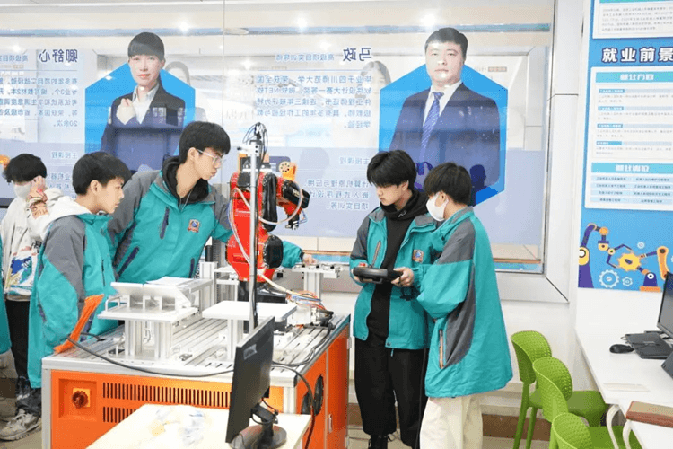 2025年春季學位告急,千萬不能錯過春季報名!