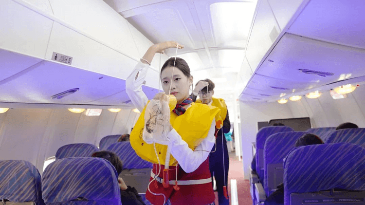 沉浸式體驗(yàn)成都新華學(xué)生的日常→