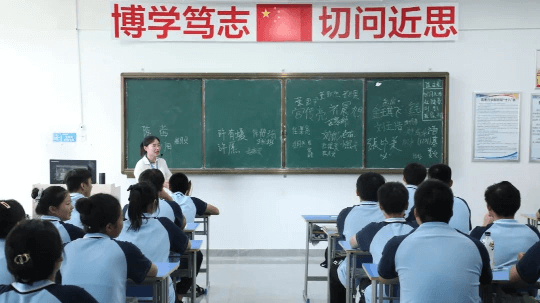 <b>中考倒計時!選普高還是選職校?</b>