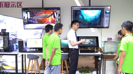 <b>致中高考學子:放輕松!人生的賽道有很多!</b>